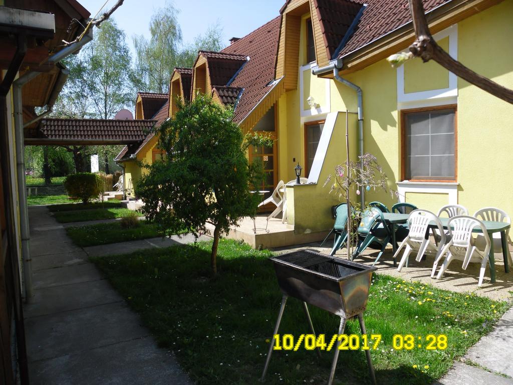 Pension Heidi Lenti Esterno foto